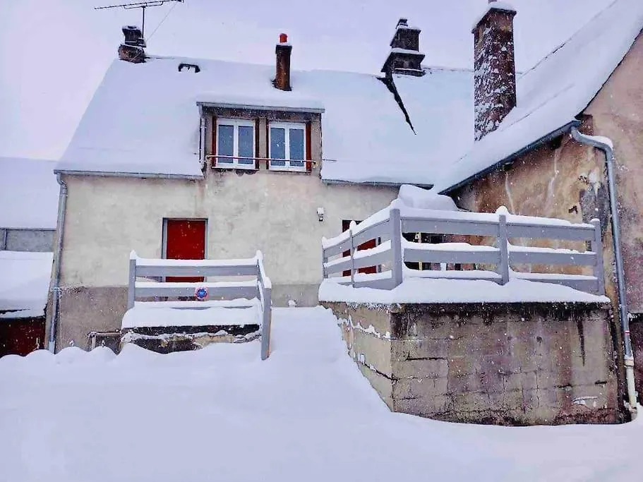 Appartement Dans Un Village En Auvergne Sancy Egliseneuve-d'Entraigues